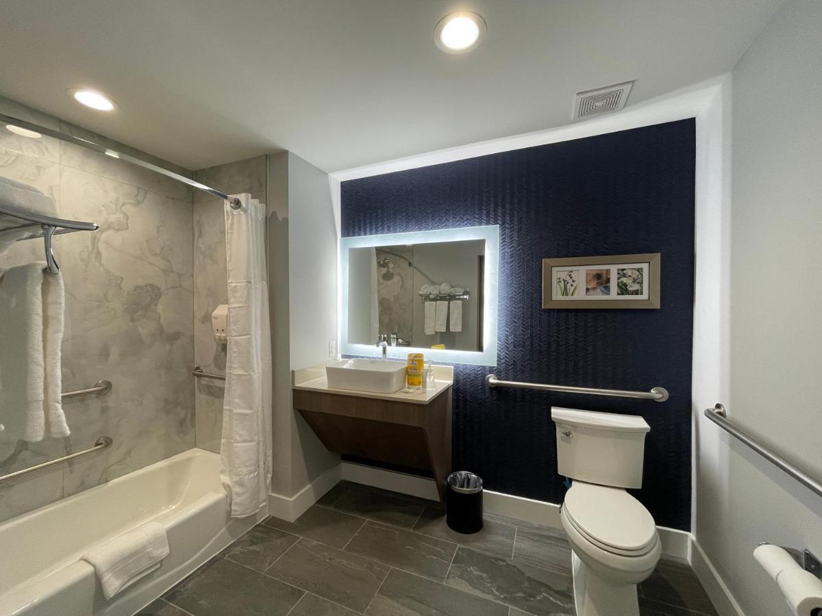 Palace Inn Blue Houston East Beltway 8 Экстерьер фото