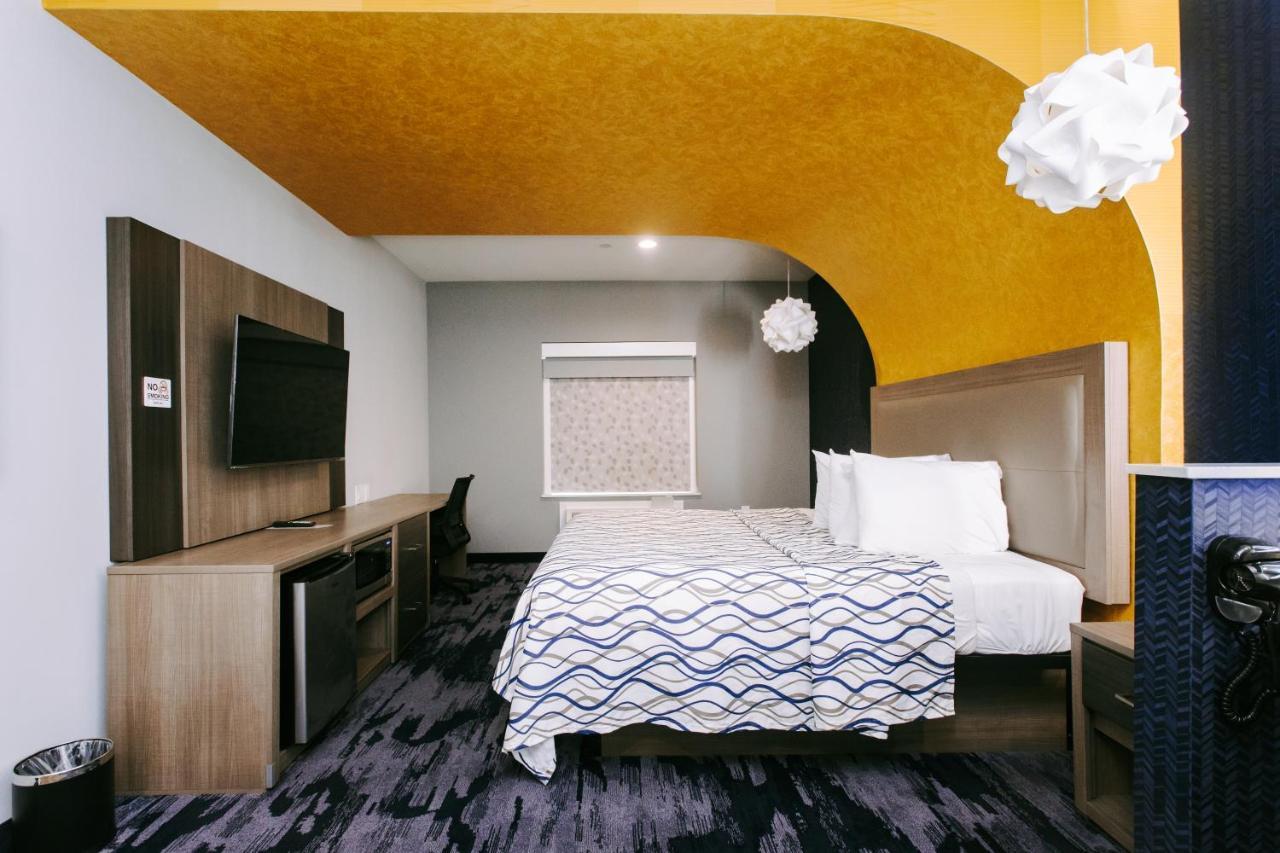 Palace Inn Blue Houston East Beltway 8 Экстерьер фото