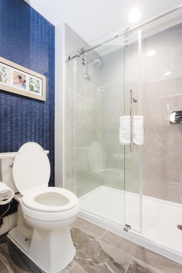 Palace Inn Blue Houston East Beltway 8 Экстерьер фото